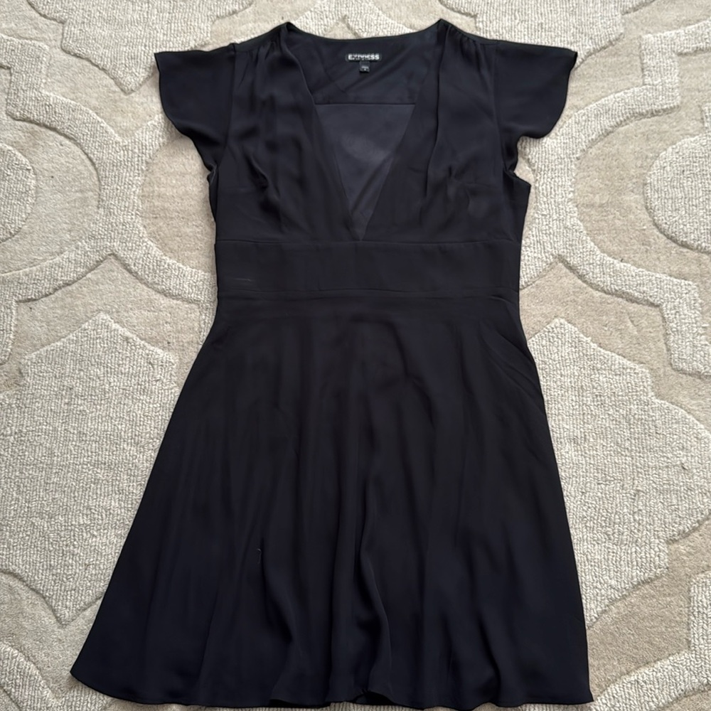Black v neck ruffle sleeve dress
